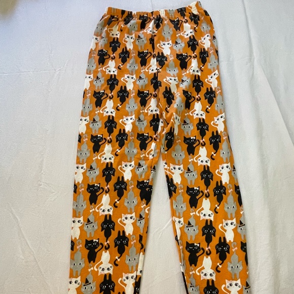 EUC Gymboree Halloween pajama set. - Picture 7 of 11
